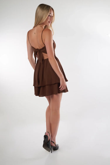 Magasinez la robe courte à volants de la nouvelle collection de la Boutique Colori - Shop the short ruffle dress from new collection from Boutique Colori
