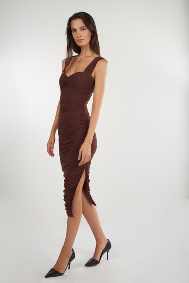 Magasinez la robe en mesh avec fronces de Colori - Shop the ruched mesh dress from Colori