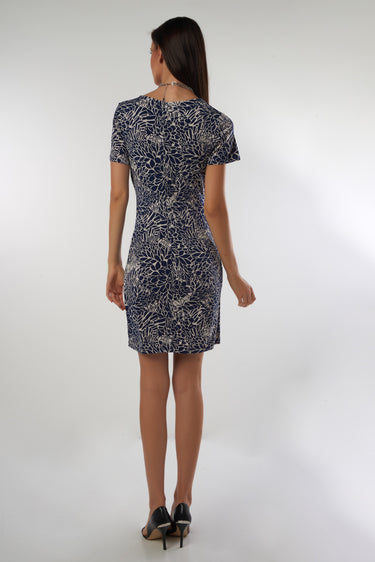 Magasinez la robe imprimée à manches courtes de Colori - Shop the short-sleeve printed dress from Colori