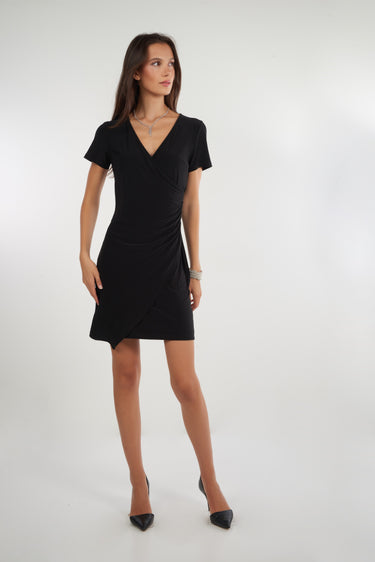 Magasinez la robe unie à manches courtes de Colori - Shop the solid short-sleeve dress from Colori