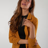 Magasinez le veston à manches froncées de Colori - Shop the ruched sleeves blazer from Colori